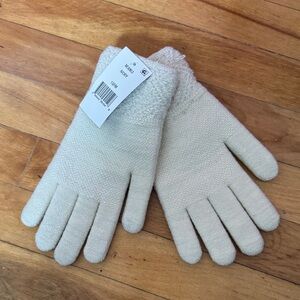 NWT Steve Madden Cream Knit Gloves